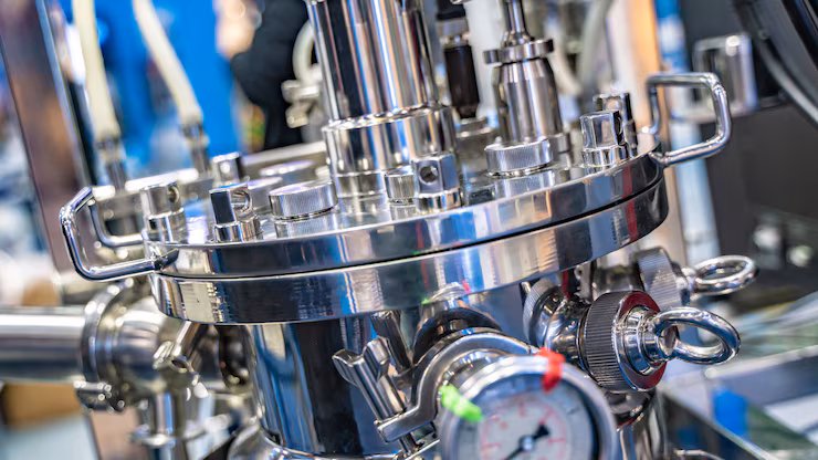 Marquage au sol industriel pour optimiser la sécurité et l’organisation des entrepôts